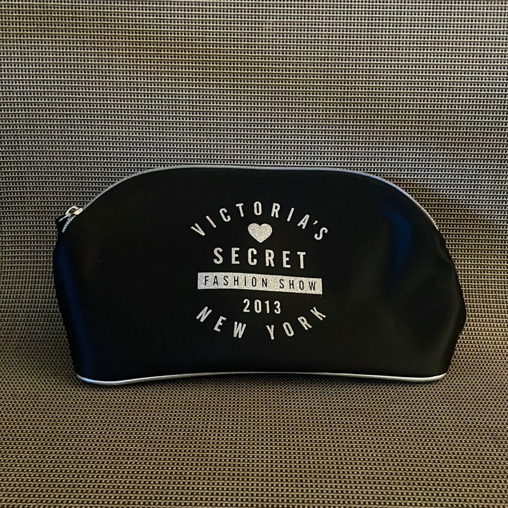 VS black clutch